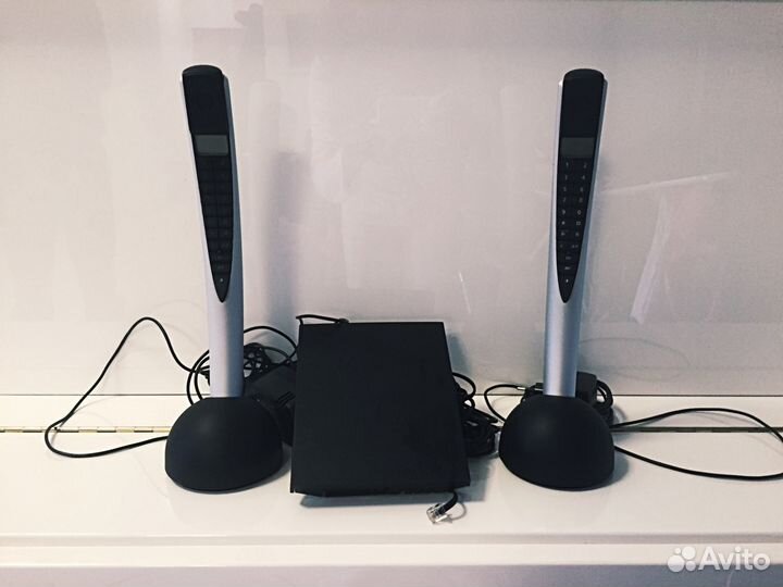 Bang Olufsen BeoCom 2 -комплект из базы и трубки