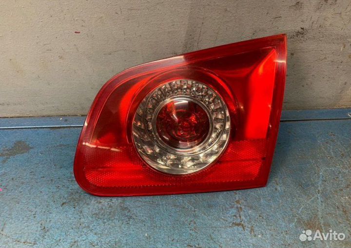 Фонарь багажника правый Volkswagen Passat B6