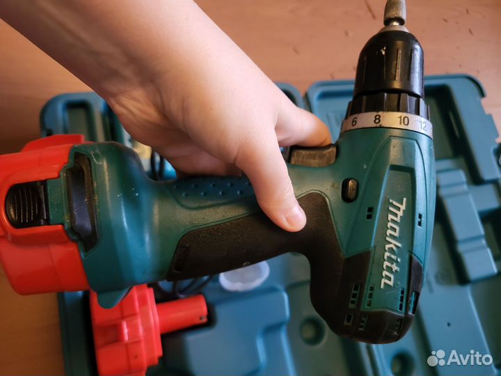 Шуруповерт makita 6271d