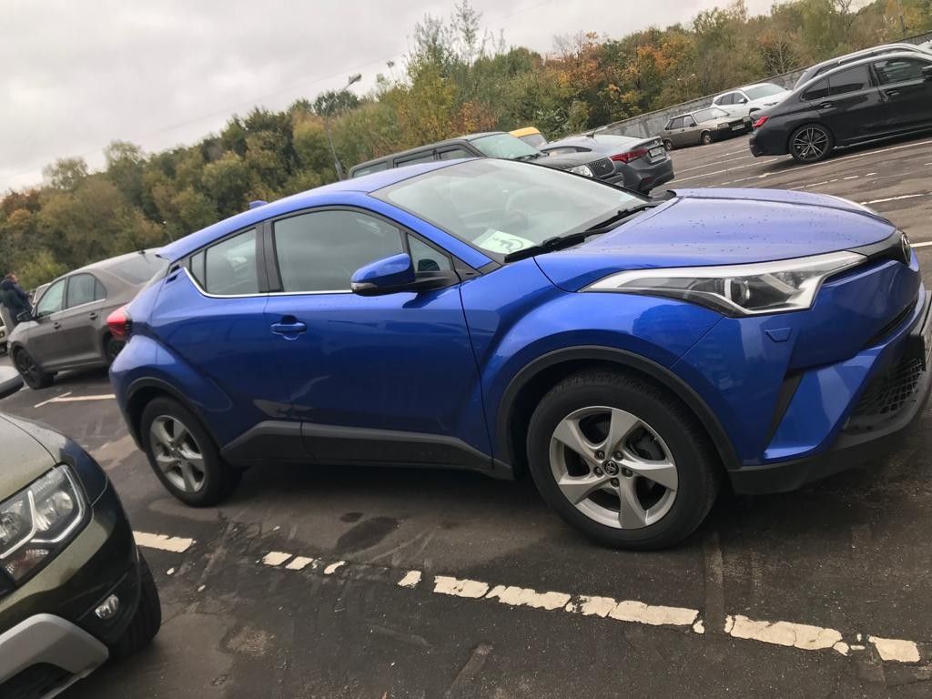 Toyota C-HR: фото владельца