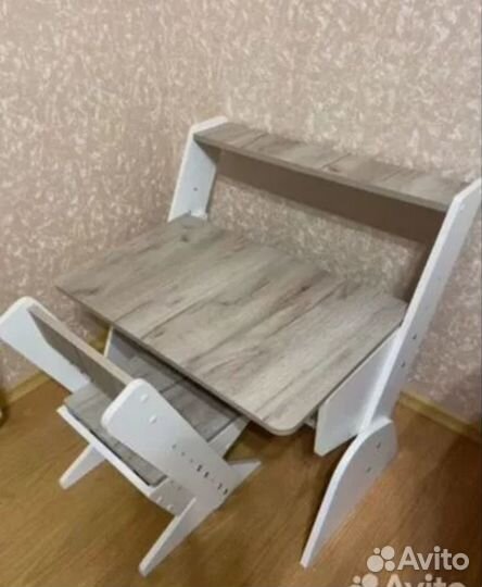 Растущий стол и стул