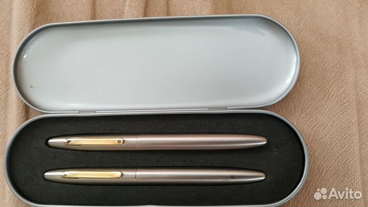 Набор ручек: перьевая и шариковая ручки