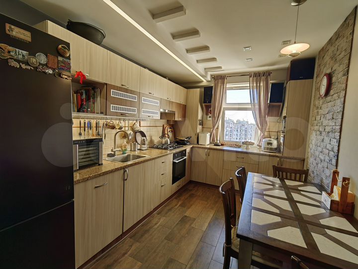 5-к. квартира, 137,3 м², 9/10 эт.