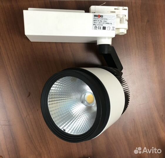 Трековый светодиодный светильник luxeon Procyon 3