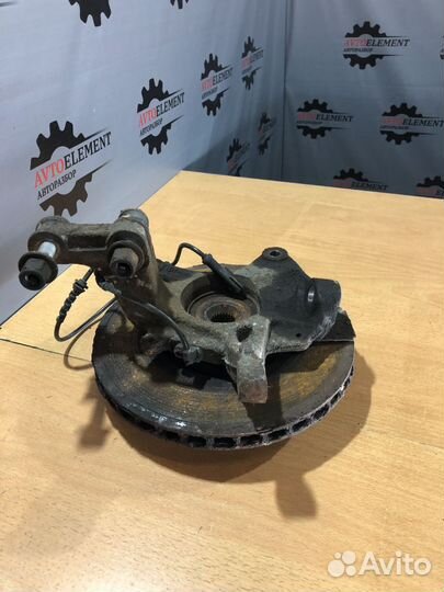 Кулак передний левый Рено Меган 3