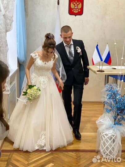Свадебное платье