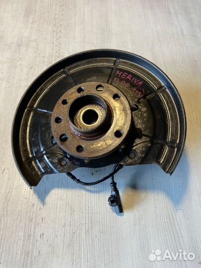 Кулак передний правый Opel Meriva B A14XER 2012