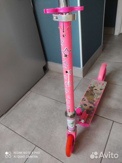 Самокат со светящимися колесами LoL. Б/У
