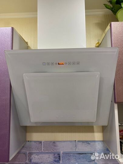 Вытяжка для кухни 60 см