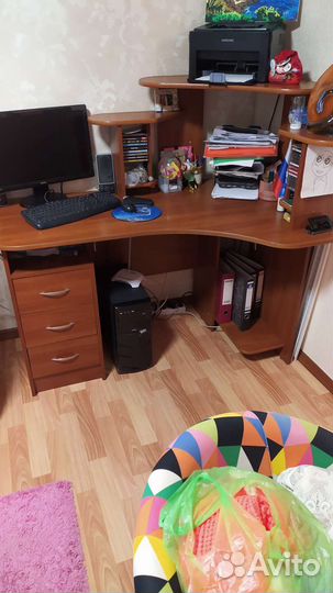 Компьютерный стол