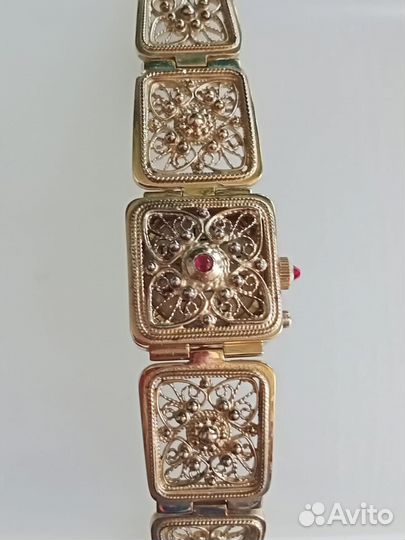 Часы женские чайка