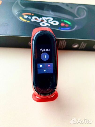 Фитнес-браслет Mi Band 7 красный