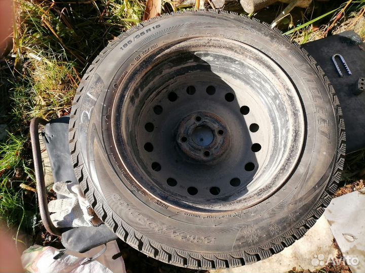 Продам зимний комплект колёс R 15 б/у