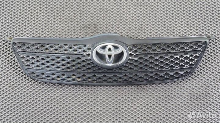 Решетка радиатора Toyota Corolla NZE121