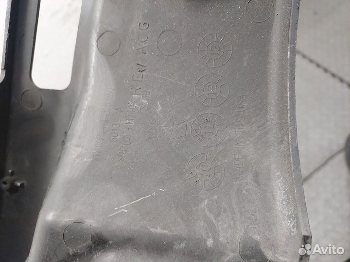 Накладка замка капота Jeep Patriot 2010