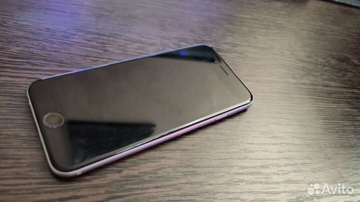 Телефон iPhone 6s