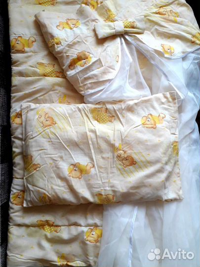 Набор в детскую кроватку