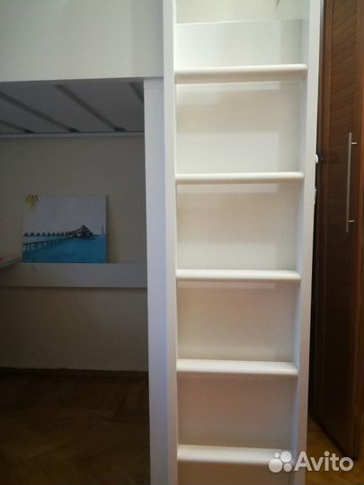 Детская мебель, кровать, стеллаж, кресло