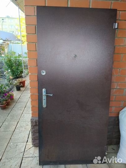 Дверь входная металлическая уличная