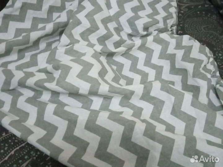 Простынь на резинке в детскую кроватку