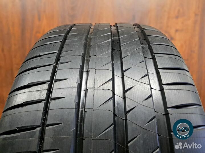 Michelin Pilot Sport 4 S 245/40 R20 и 275/35 R20 102Y