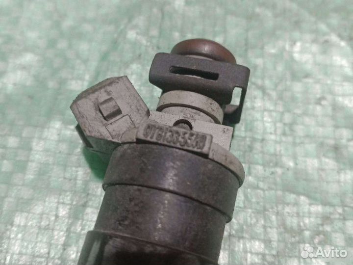 Форсунка топливная Audi A6 C4 седан 2.8 AAH 1997