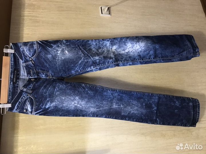 Продаю джинсы