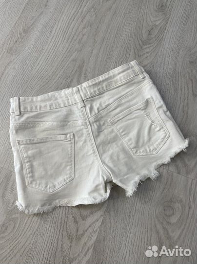 Белые шорты