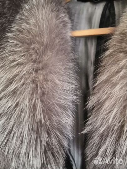 Шуба мутоновая с чернобуркой