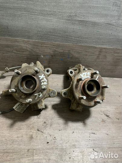 Кулак Форд Мондео 3 Ягуар X-type левый