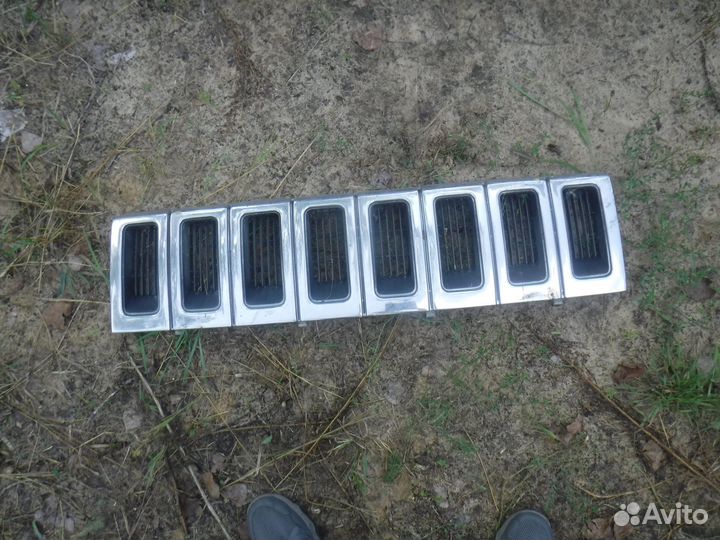 Решетка радиатора Jeep Grand Cherokee ZJ