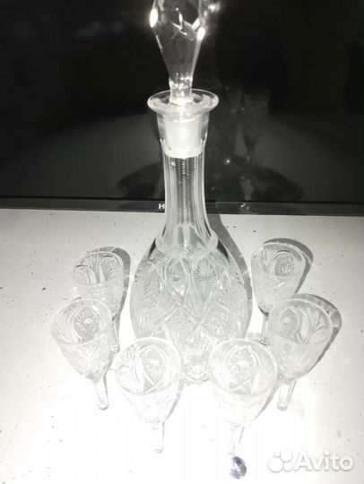 Графин с рюмками