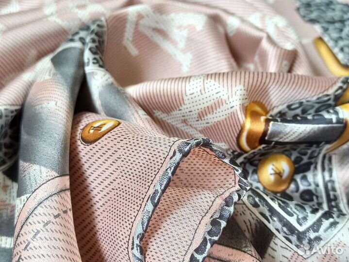 Платок Шаль 110/110 Шелк Louis Vuitton розовый
