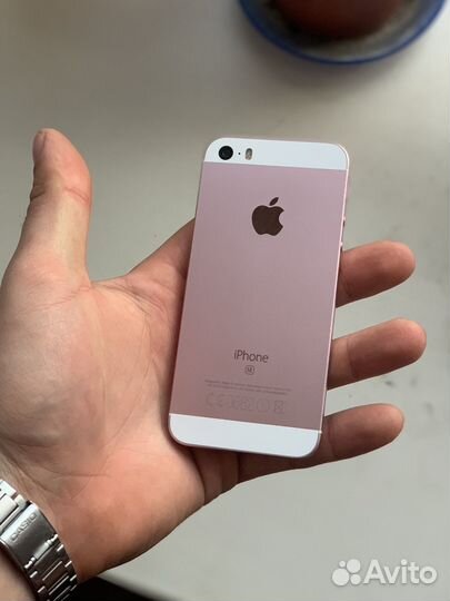 iPhone SE, 32 ГБ