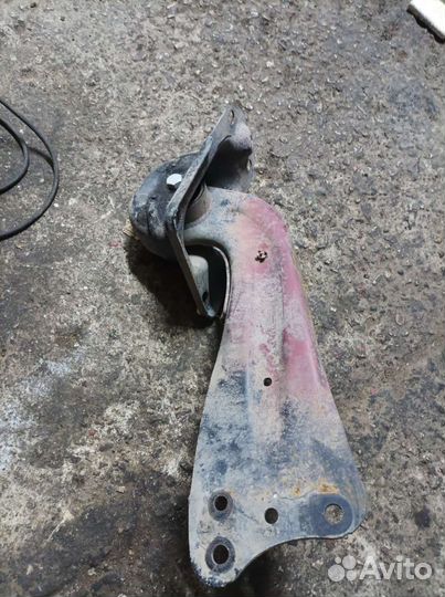 Volkswagen Touran рычаг задний продольный