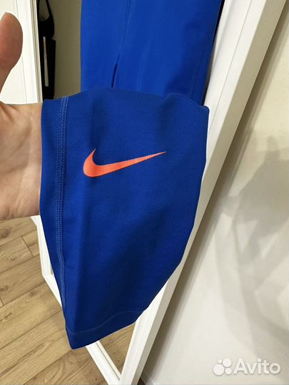 Спортивные лосины nike. М размер