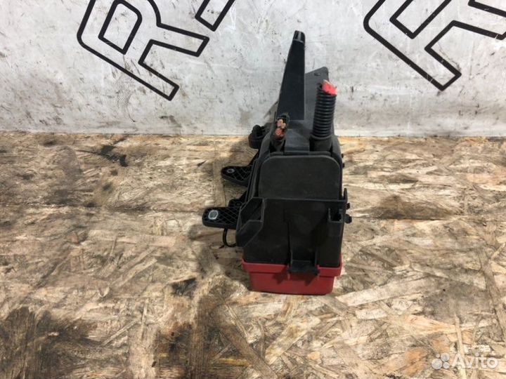 Блок предохранителей Jaguar Xe 1