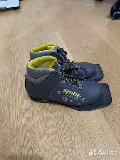 Лыжные ботинки