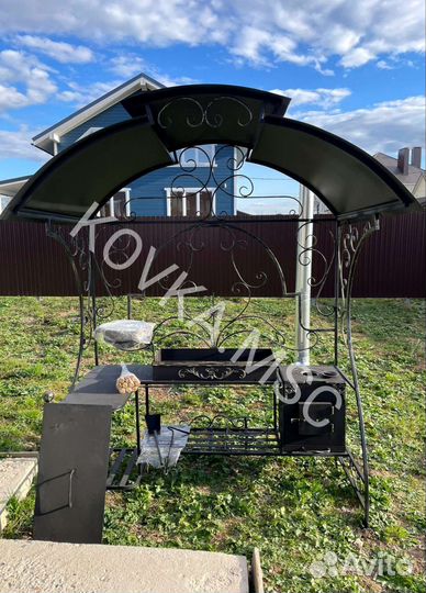 Мангал с крышей