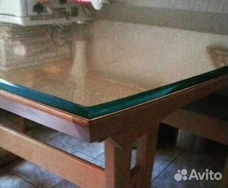 Стеклянная столешница на заказ