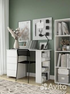 Стол компьютерный, письменный, туалетный. Белый