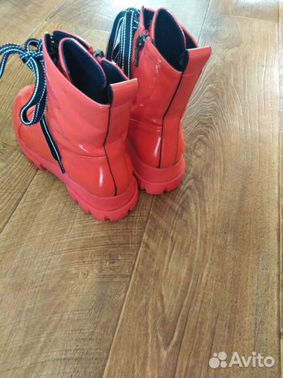 Продам ботинки 36 размер