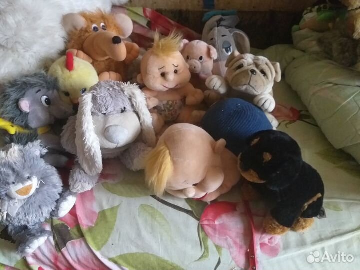 Игрушки мягкие в ассортименте, около 30 штук