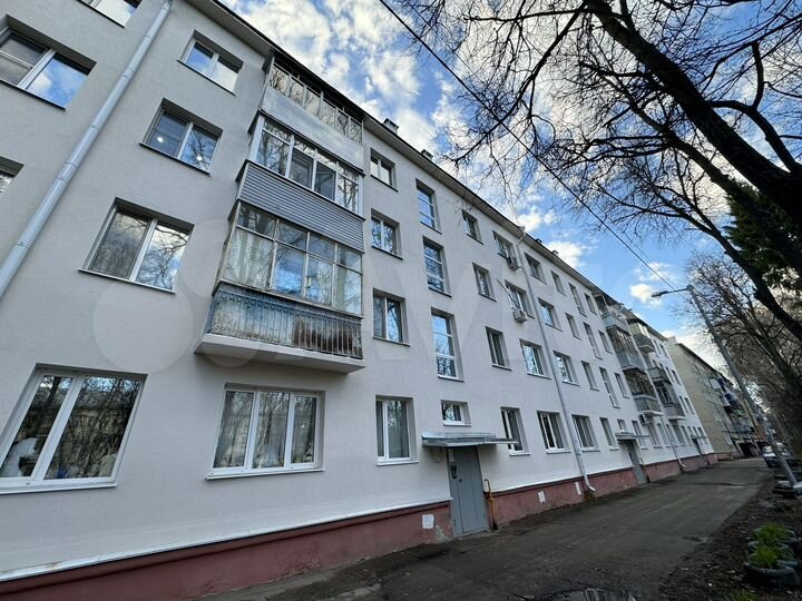 2-к. квартира, 42 м², 1/5 эт.