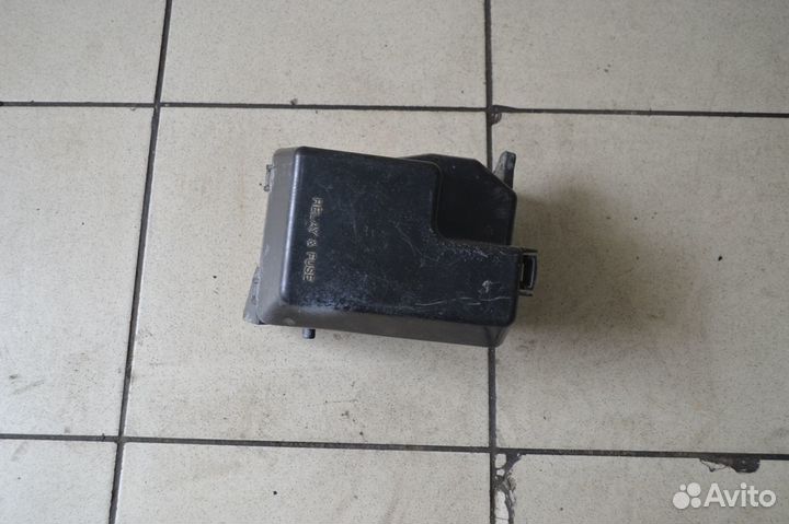 Корпус блока предохранителей Toyota Noah R60