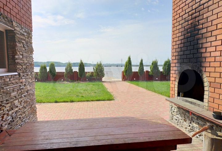 Дом 310 м² на участке 6 сот.