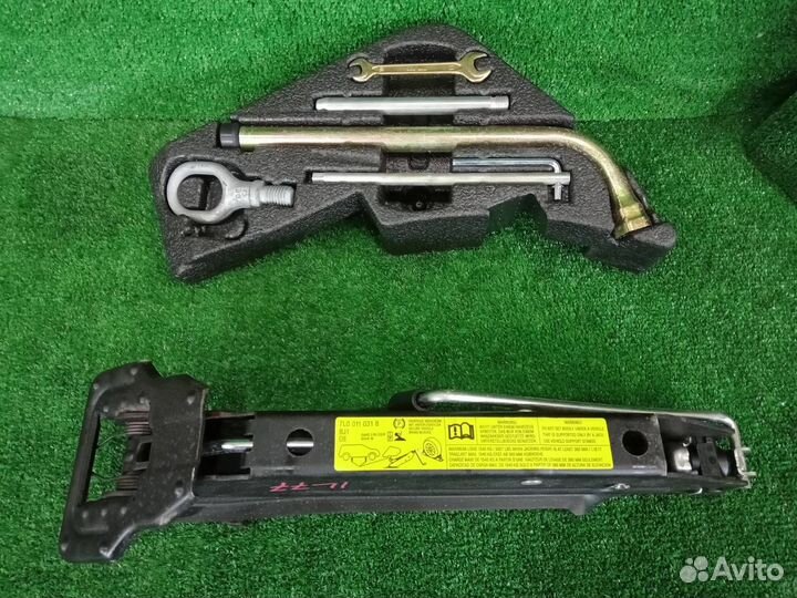 Домкрат Volkswagen Touareg 7L 1 поколение 2002 –