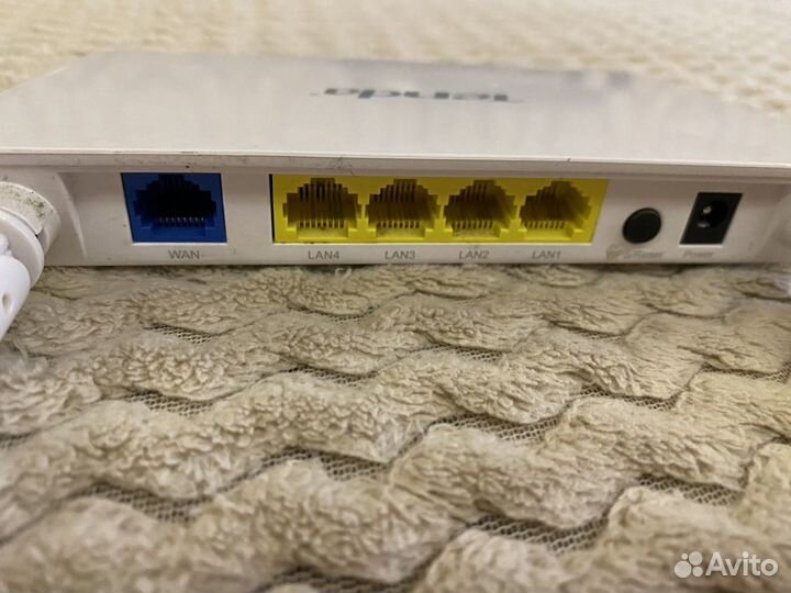 Роутер Tenda F300