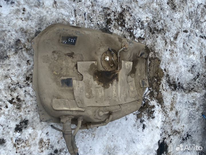 Бензобак mazda 323 седан