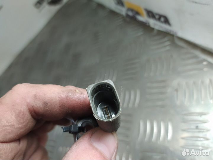 Датчик ABS задний Volkswagen Tiguan